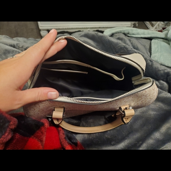 Guess Purse - Picture 3 of 3